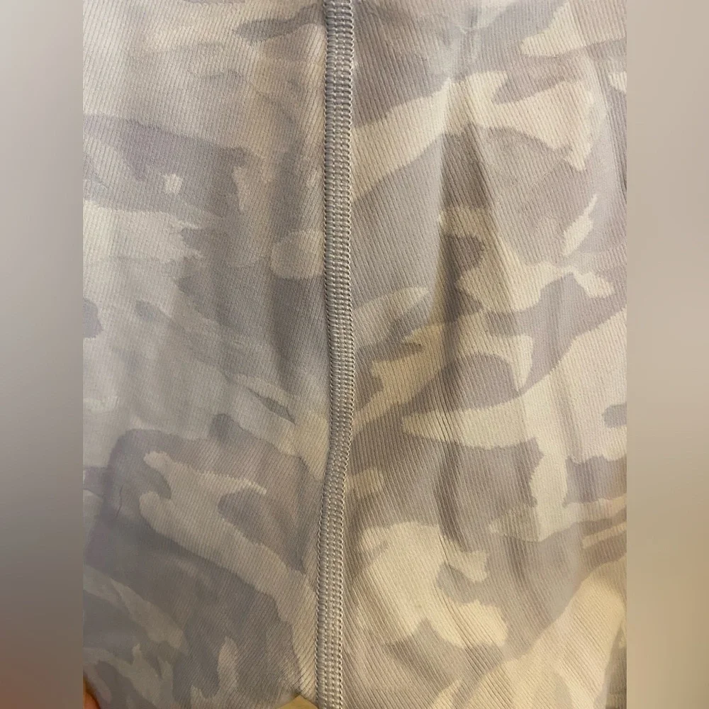 Lululemon wounder under shorts